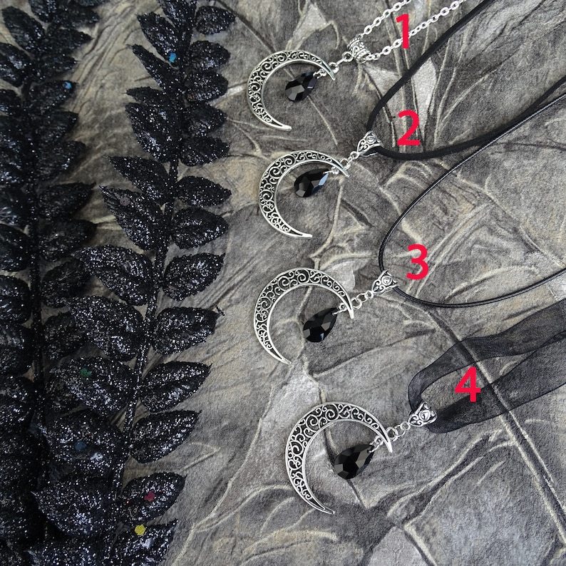 Gothic Choker Halskette - Lederhalsband Mit Mond Anhänger Vintage Style