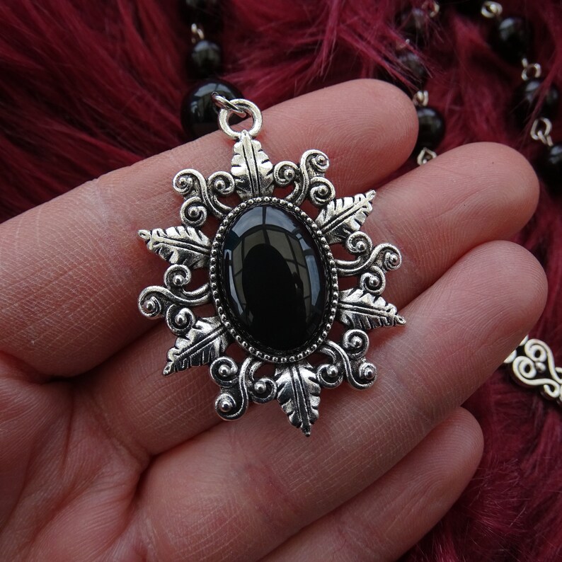 gothic jewelry black necklace PERSONALISIERBAR Black rosary with glass beads and a pendant with a black stone