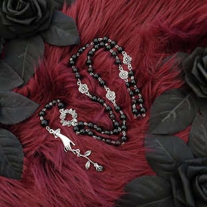 PERSONALIZABLE Black rosary with rose and hand in antique silver, gothic necklace, black magic, occult jewelry, mourning jewelry