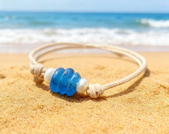 Bracelet ajustable de perles de verre de mer imperméables : Bracelet cordon ciré de surfeur de plage, quelque chose de bleu