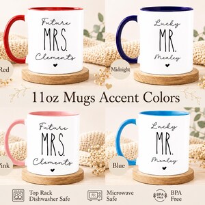 Puede incluir: Cuatro tazas de cer&aacute;mica de 11oz con cuerpo blanco y asas e interiores de colores rojo, azul medianoche, rosa y azul. Cada taza presenta texto negro que dice Future MRS. Clements o Lucky MR. Mealey con un peque&ntilde;o icono de coraz&oacute;n.