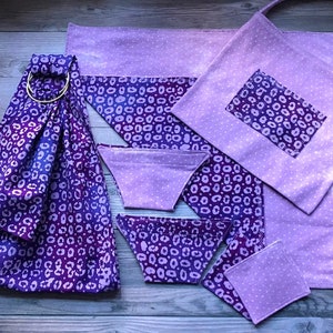 Baby Puppenpflege Set - Puppe Windelbeutel Set - Puppenring Sling Set - Baby Puppe Windelbeutel Set - Puppentuch Windeln - Puppendecke - Lila Batik