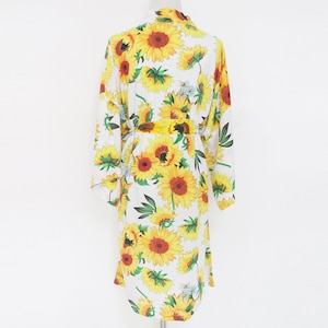 Yellow Floral Robes-White Sunflower Bridal Robe-Bridesmaid Robes-Kimono Robes-Bridal Party Robes-Robes with Lace