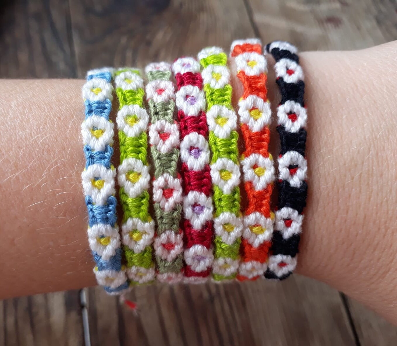 How to Make Friendship Bracelets – 1800Flowers Petal Talk