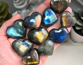 Small Flashy Labradorite Heart, Labradorite Heart Carving, Blue Green Flash Gemstone,Natural Stone Crystal Decor, Witchy Crystal, Madagascar
