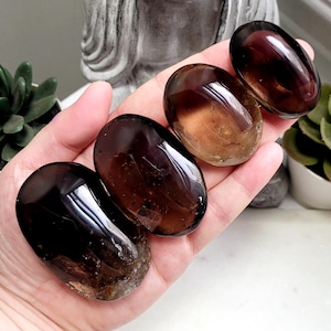 Smoky Quartz Palm Stone, Dark Smoky Quartz, Rainbow In Quartz, Crystal Collector Gift, Crystal Pocket Stone, Lithotherapy Crystal