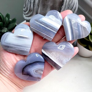 Banded Agate Heart Shape, Gray Agate Heart Carving, Crystal Love, Chunky Crystal Love Heart, Lithotherapy Stones, Crystal For Witches