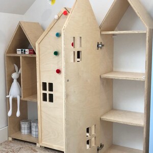 Drewniany zestaw mebli dziecięcych na poddasze, naturalne drewniane meble do pokoju dziecięcego przypominające domki. Stwórz swoje miasto zdjęcie 6