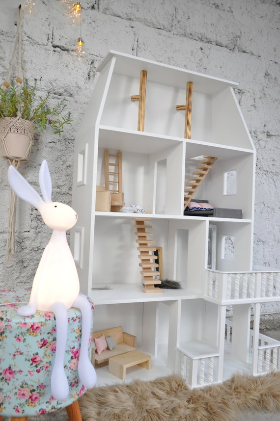 unique dollhouse