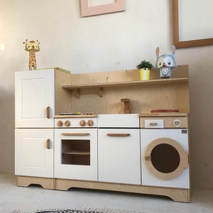 Cuisine pour enfants en bois dans un style original, un jouet artisanal unique, solide et sûr, bois naturel, image 2