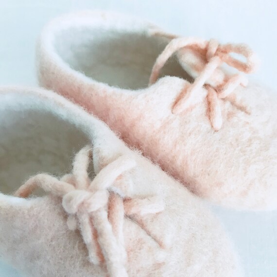 Bottes de laine mérinos | Rose tendre | Finement Traité
Bottes de laine mérinos mérinos mérinos | Rose tendre | Finement Traité
f5d7ff