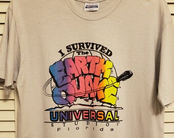 Vintage 90s I Survived the Earthquake Universal Studios Florida tshirt old Theme park ride tee rainbow font on gray Hanes single stitch sz L