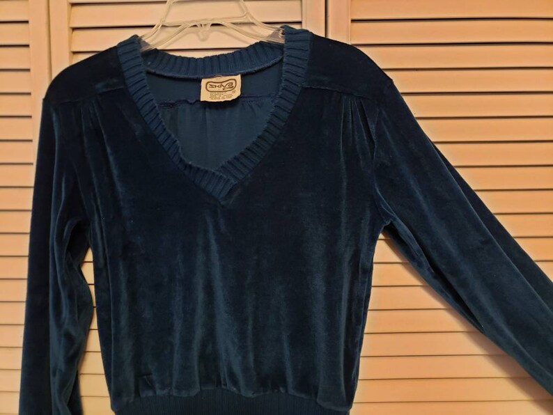 Vintage teal blue v-neck sweater crushed velvet Size Medium