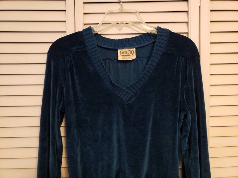 Vintage teal blue v-neck sweater crushed velvet Size Medium