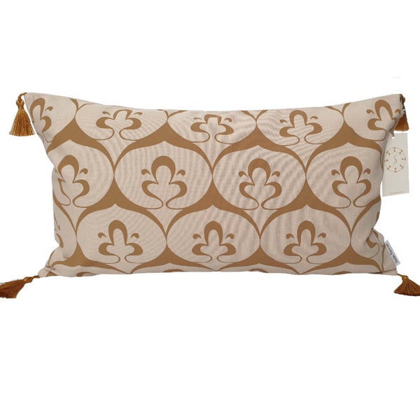 Ottoman cushion cover 30X50cm printed by designer Seda Porrini. Cocooning decoration cushion. Perfect for your interiors.