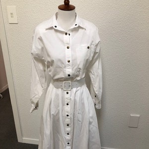 Size 6 Petite White Dress by Alain Toussaint
