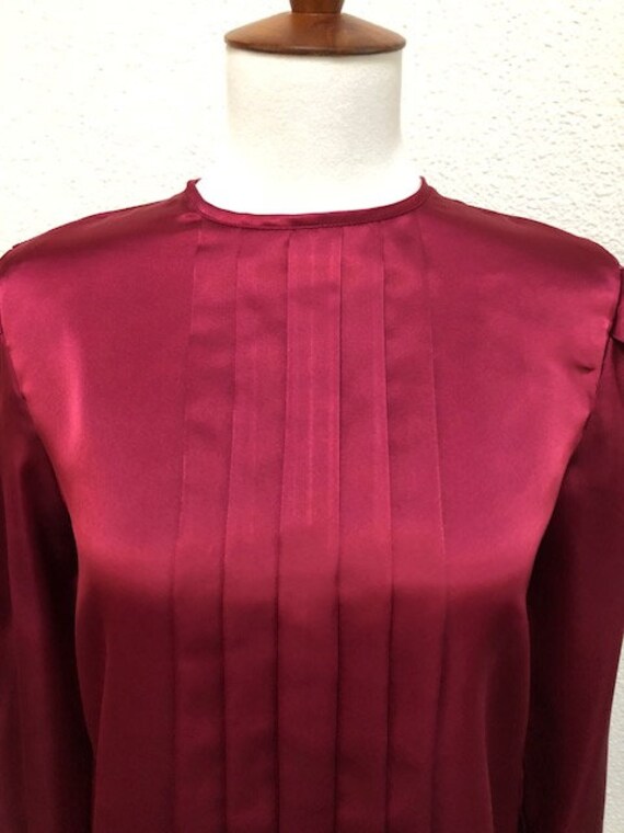 Size 5 Burgundy Silky Top with Back Buttons - image 2