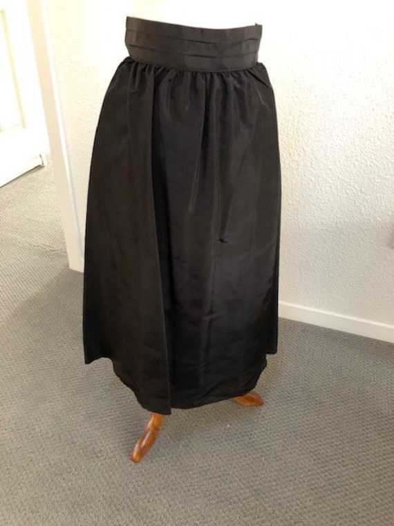 Size 5 Black Taffeta Skirt
