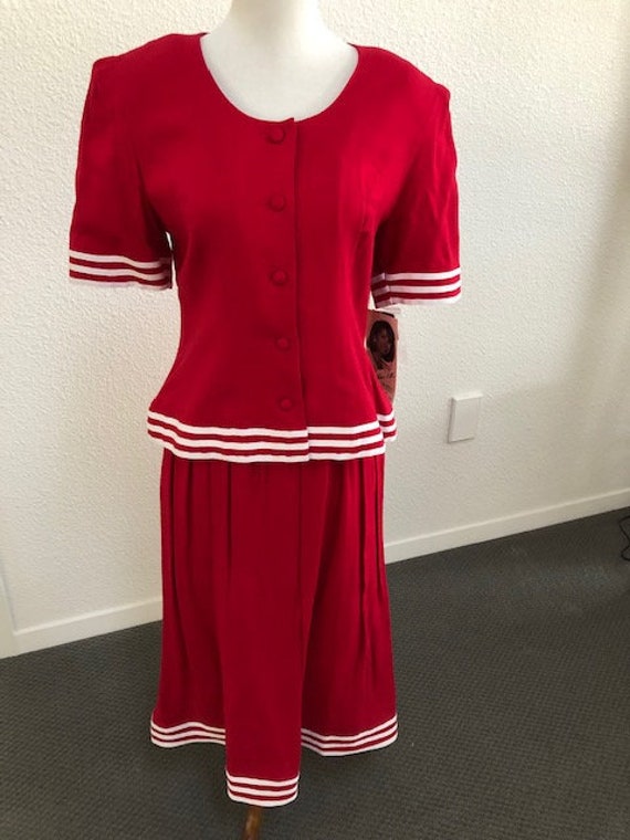 Size 8P Red Top/Skirt by Kathie Lee for Plaza Sout