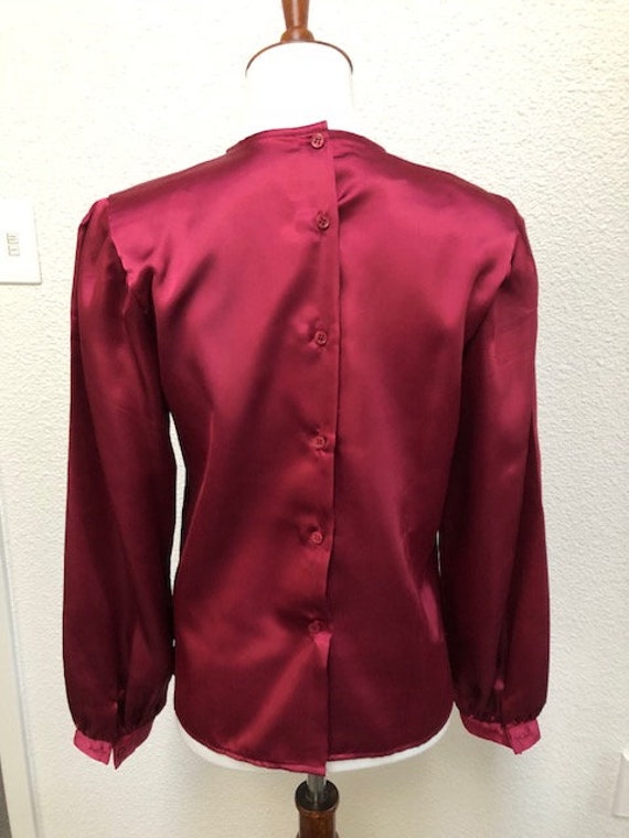 Size 5 Burgundy Silky Top with Back Buttons - image 3