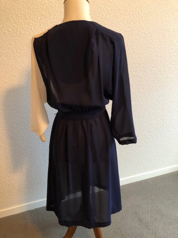 Size 4P Blue/White Designer Dress - image 5