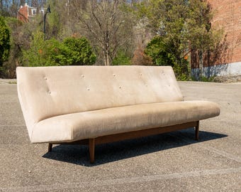 Sofá danés de estilo MCM de Jens Risom de la década de 1950.