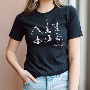 Halloween shirt, Halloween yoga skelet shirt, grappig Halloween shirt, skeletten Happy Halloween tshirt, skelet shirt