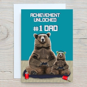 Succès débloqué n°1 Papa - Carte de fête des pères avec ours et ourson pour papa - Carte de voeux - Envoyez directement à votre destinataire !