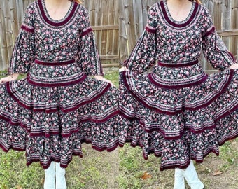 Vintage 70s Square Dance Patio Set Top Skirt  Rose Print w/ Ric Rac Small