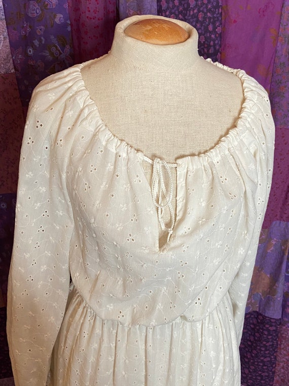 Vintage 70’s White Hippie Midi Off-the-Shoulder C… - image 10