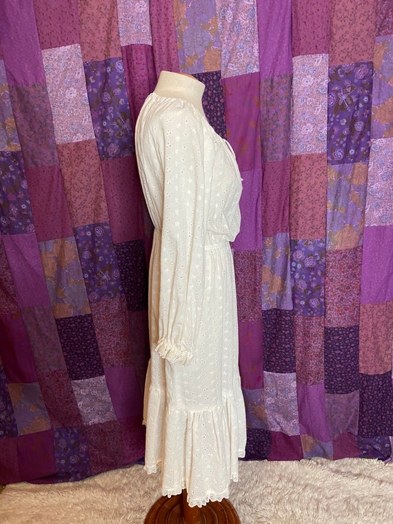 Vintage 70’s White Hippie Midi Off-the-Shoulder C… - image 9