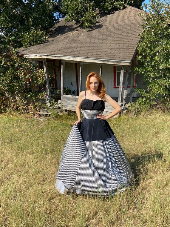 1980’s Vintage Black & White Ballgown Gunne Sax D… - image 3