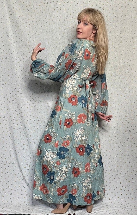 1970s Vintage Blue Floral Dolman-Balloon Sleeve B… - image 4