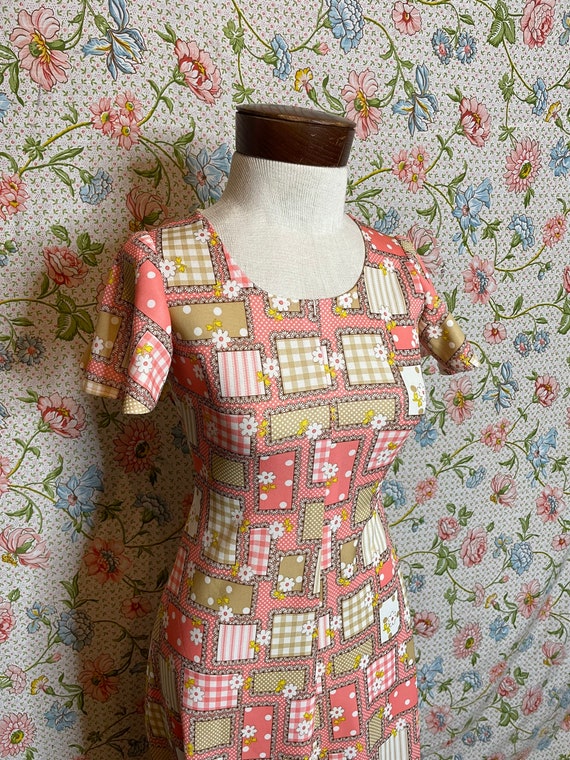 Vintage 70's Handmade Peach Patchwork Print Flora… - image 6