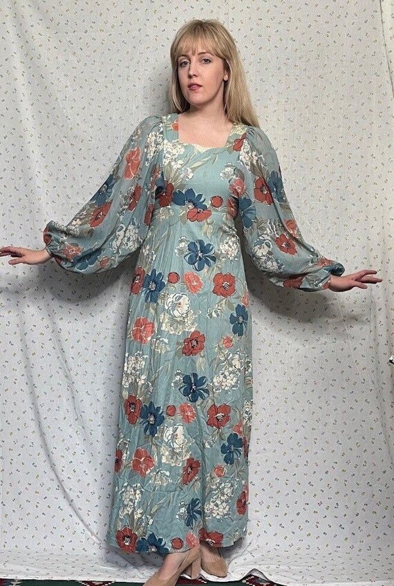 1970s Vintage Blue Floral Dolman-Balloon Sleeve B… - image 2