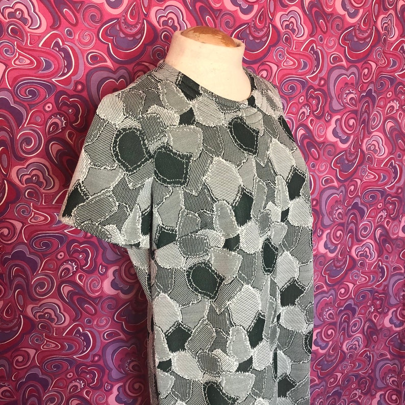 Vintage 60\u2019s Green Mini Shift Dress Abstract Mod Print w Belt Size ML