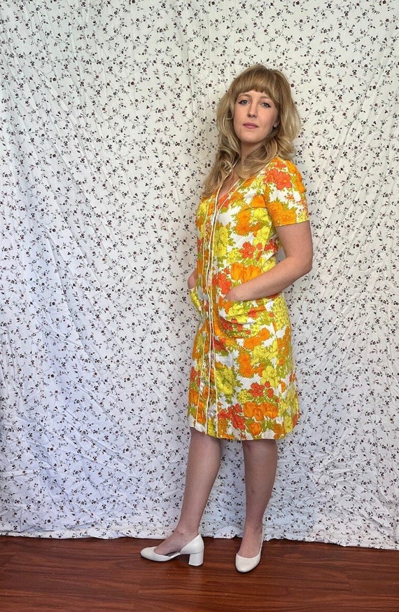 Vintage 60’s Yellow Orange Groovy Floral Dress Me… - image 9