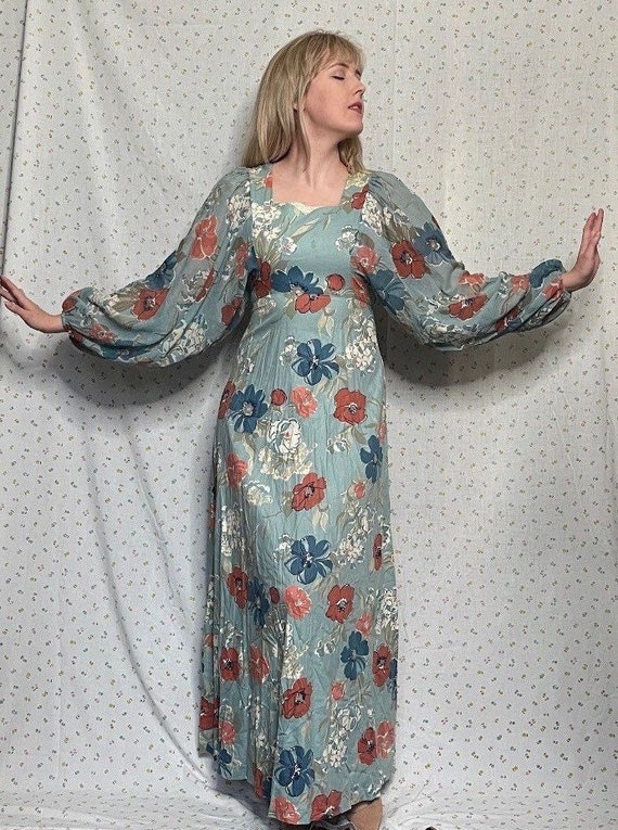 1970s Vintage Blue Floral Dolman-Balloon Sleeve B… - image 8