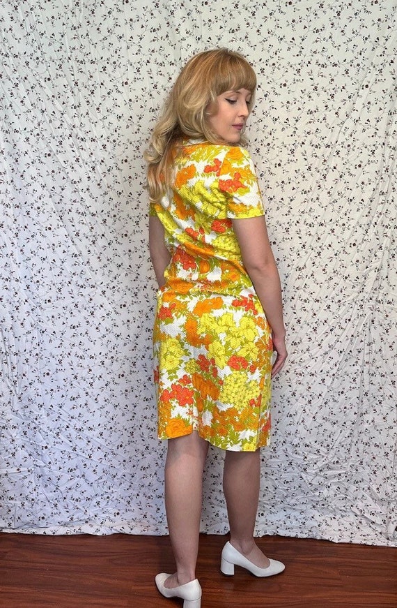 Vintage 60’s Yellow Orange Groovy Floral Dress Me… - image 4