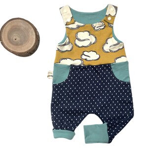 Skalierbarer Overall, cremegelbe Wolken, 6–24 Monate, 2–5 Jahre, Baby-Kind-Overall aus Bio-Baumwolle