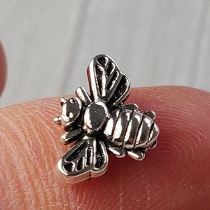 Regalo para amantes de las abejas, pequeñas cuentas de abeja plateadas, 5 x 7 mm, fabricación de joyas, suministros para manualidades, diseño de pulseras, suministros para abalorios, cuentas de animales, abejas