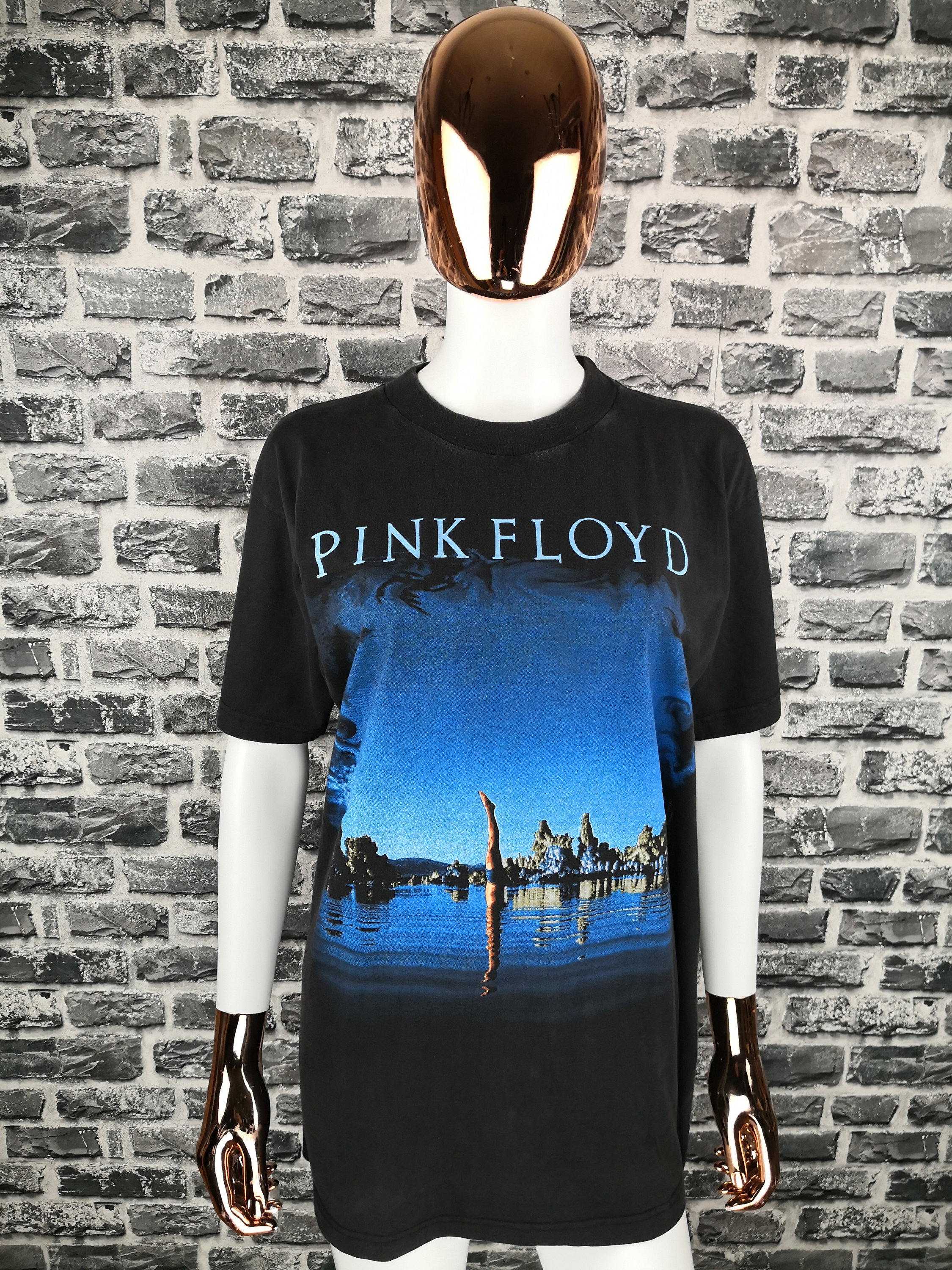 travis scott pink floyd shirt