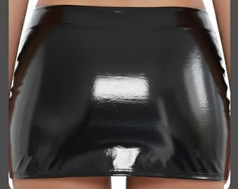 Minigonna In Vinile/PVC Lucido, Taglie Forti, Vita Alta - Look Bagnato