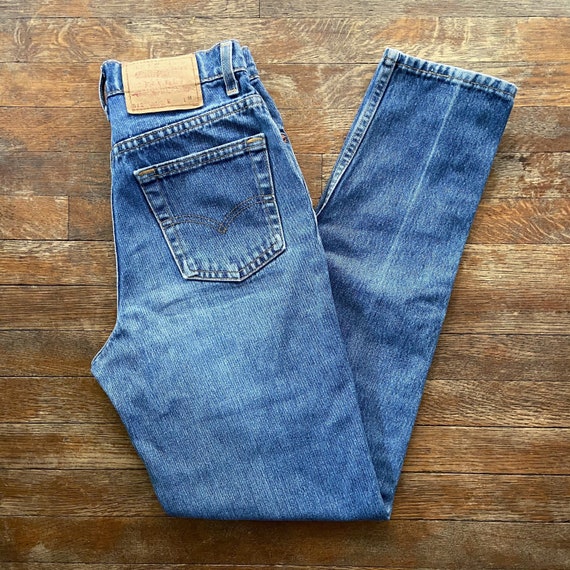 Vintage Levi’s Medium Wash 512 Jeans “25 “26