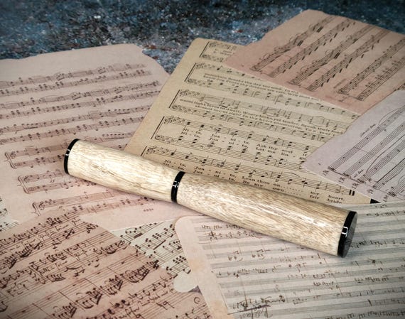 Oregon Myrtlewood Panache rollerball pen in black chrome.