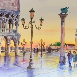 Puede incluir: Pintura acuarela de un paisaje urbano con un gran edificio en el fondo, una farola en primer plano y una estatua de le&oacute;n alado sobre una columna.