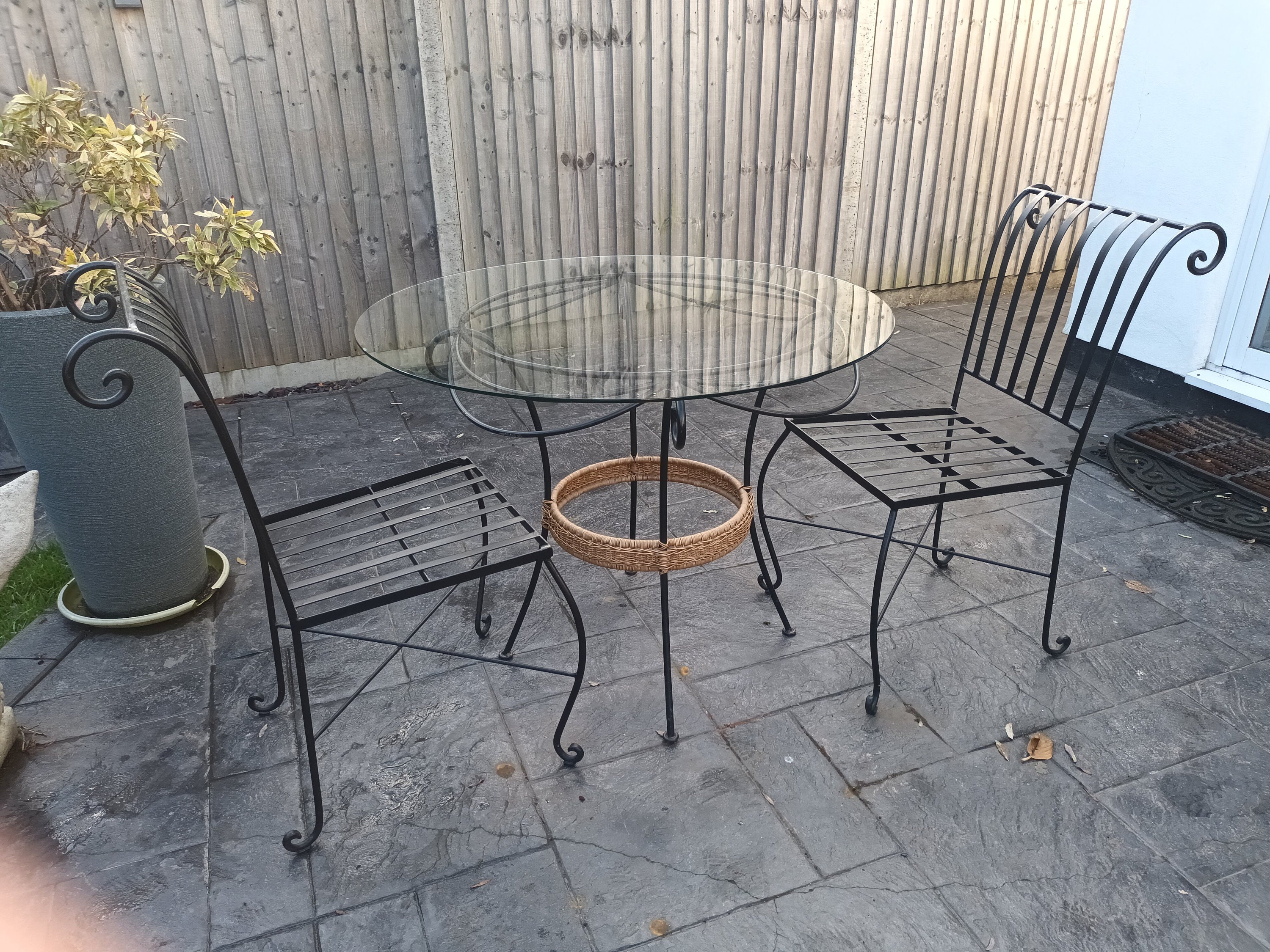 Wrought iron cafe chairs deals
