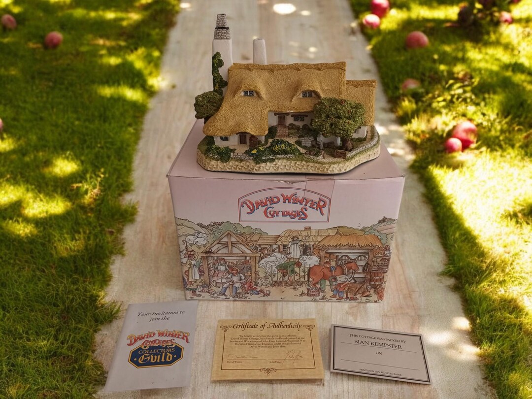 David Winter Cottage Orchard Cottage + Box + COA Vintage the West ...