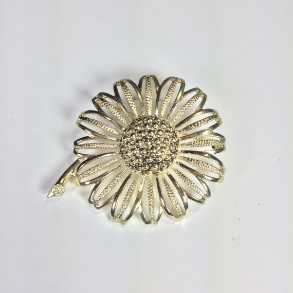 Vintage oversized gold tone Sarah Coventry flower… - image 7