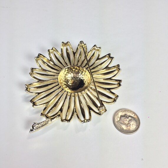 Vintage oversized gold tone Sarah Coventry flower… - image 3
